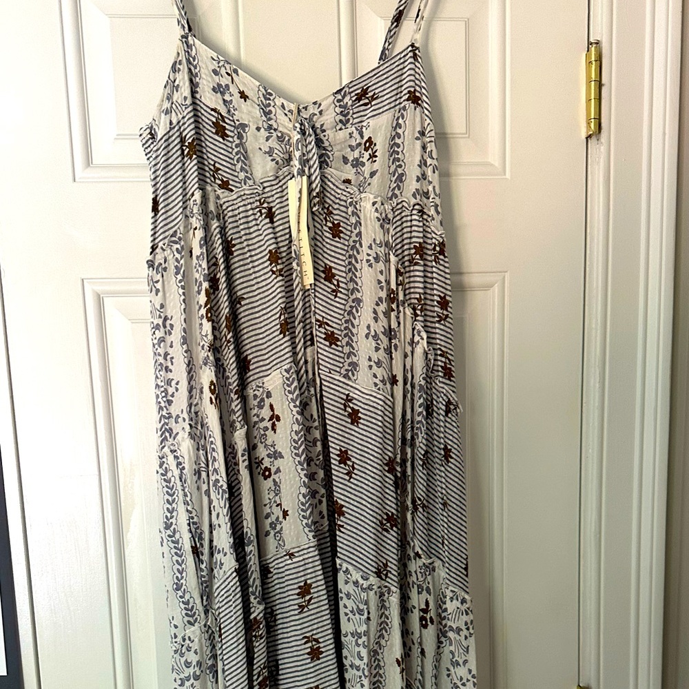High to low maxi dress by lovestitch. Super soft fabric. New with tags - Picture 2 of 4